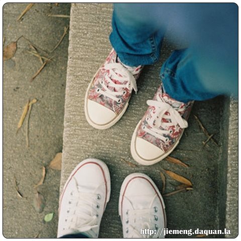 梦见丢一双鞋又换个新的,寓意与解析 梦见丢一双鞋又换个新的,寓意与解析