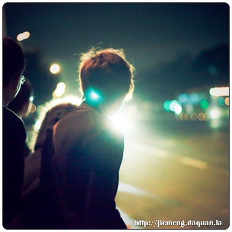 梦境中的温柔邂逅，梦见一个男生究竟意味着什么？